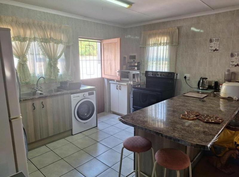 5 Bedroom Property for Sale in Fraaiuitsig Western Cape